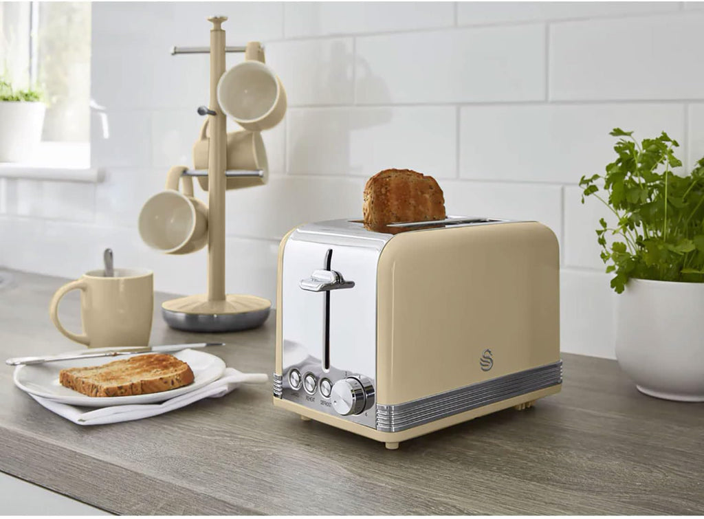 Swan Retro Ensemble Petit-Déjeuner, Bouilloire 1,8 L, Grille-Pain 2 Tranches à Fente Large, Micro-Ondes Numérique 20L, 6 Niveaux de Puissance, Minuteur, Porte Miroir, Design Vintage, Crème